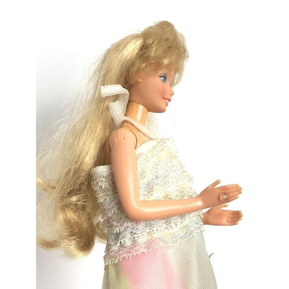 1980 Vintage Happy Birthday Barbie Mattel #1922 First Edition Doll Stamped 1966 - Picture 7 of 10